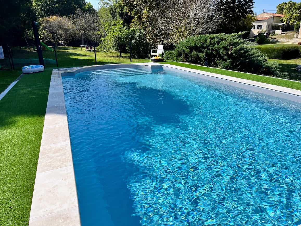 Piscine des gites du Castel Silence Charente Maritime